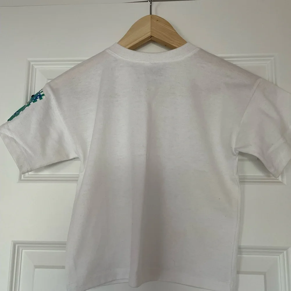Vintage Zoodles Tee with frog decal